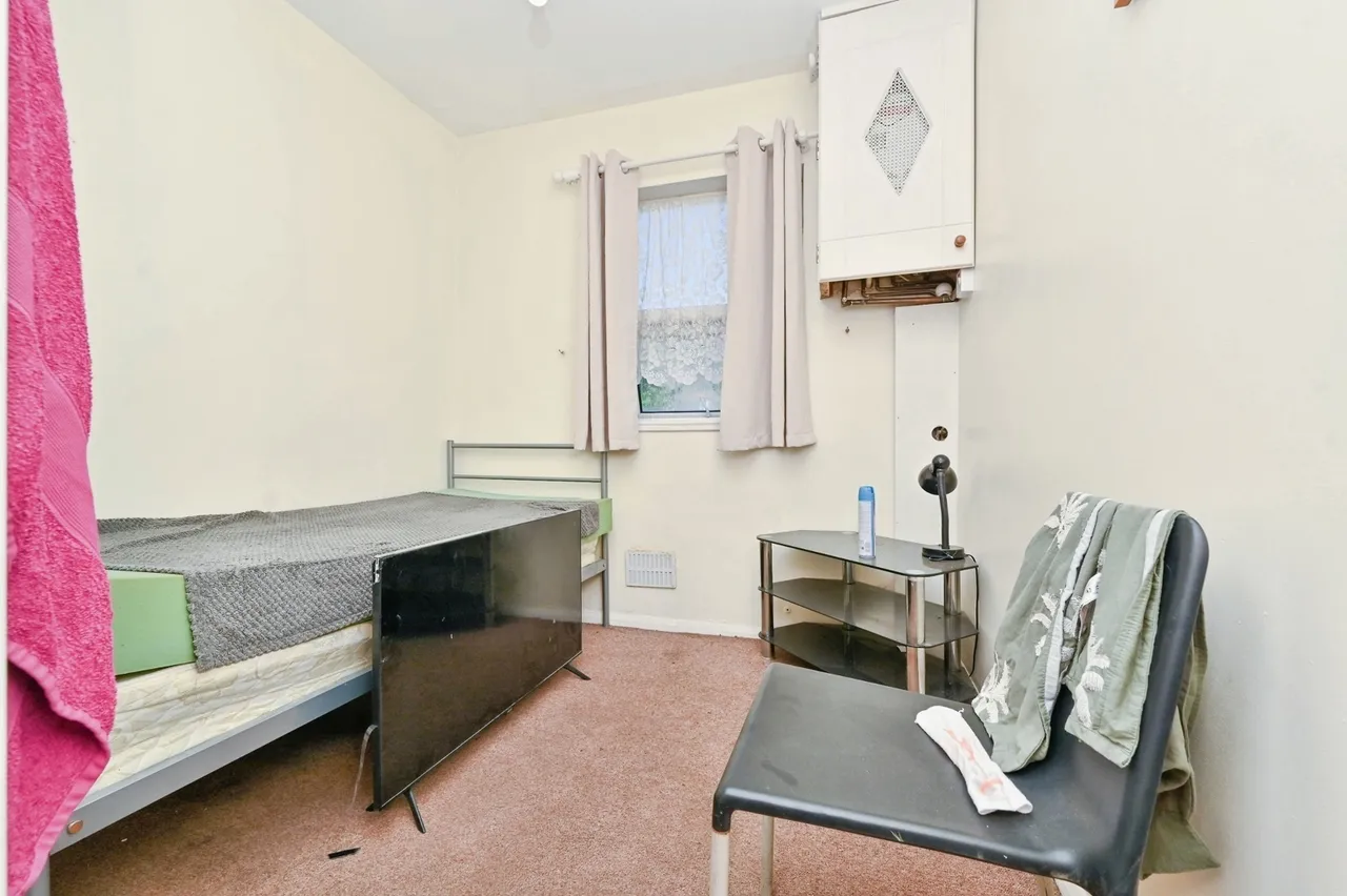 Ashton Road, Luton, Bedfordshire, LU1, photo 10