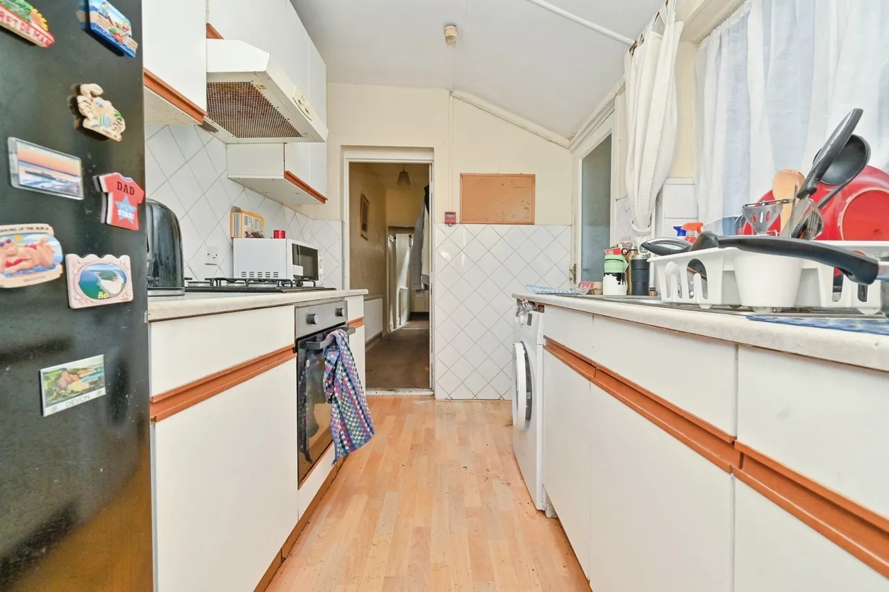 Ashton Road, Luton, Bedfordshire, LU1, photo 8