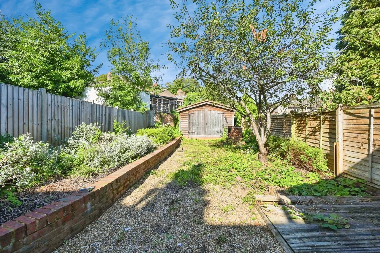 Ashton Road, Luton, Bedfordshire, LU1, photo 15
