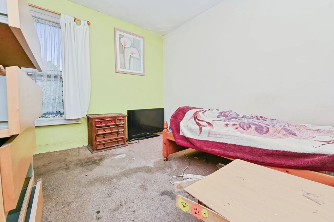 Ashton Road, Luton, Bedfordshire, LU1, photo 3