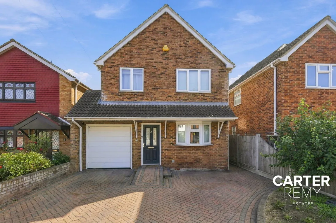 4 bed house for sale — Bartley Road, Benfleet, SS7 4DB