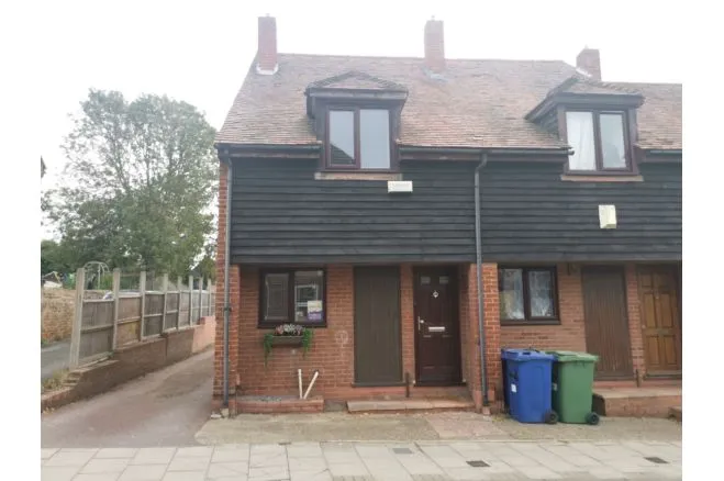 2 bed house for sale, High Street, Sittingbourne, ME10