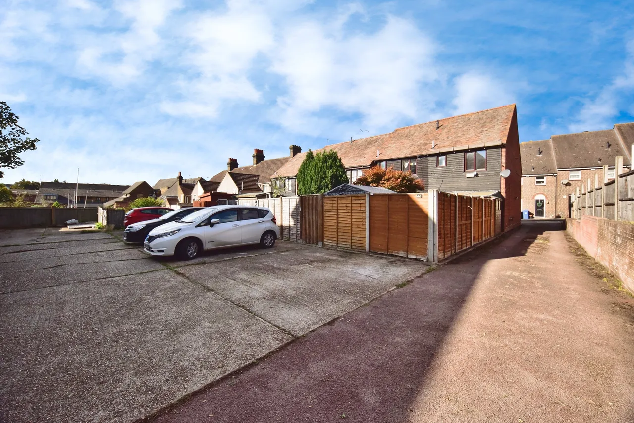 High Street, Sittingbourne, ME10, photo 22