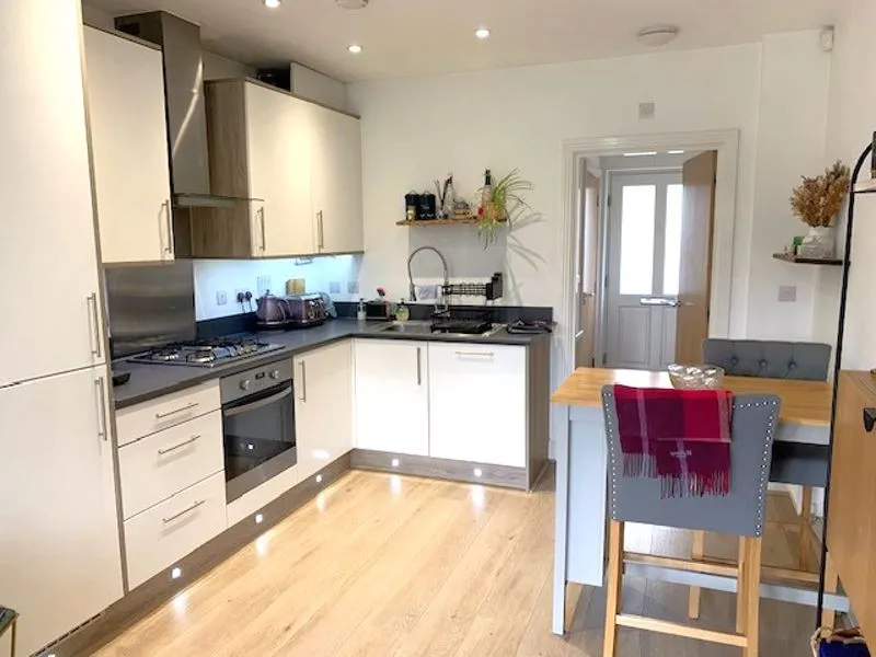 Bramley Gardens, Bourne End SL8 5FF, photo 2