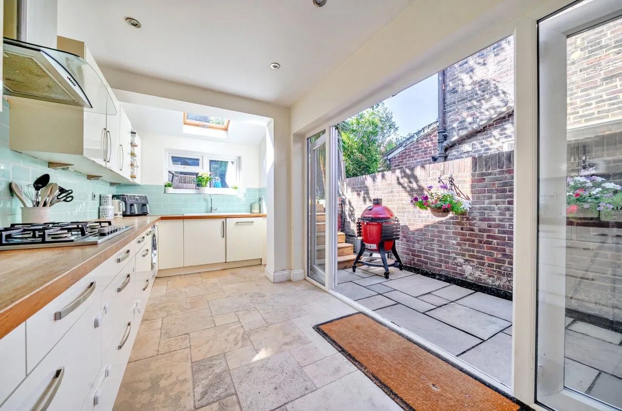 Rupert Road, Guildford, GU2, photo 17