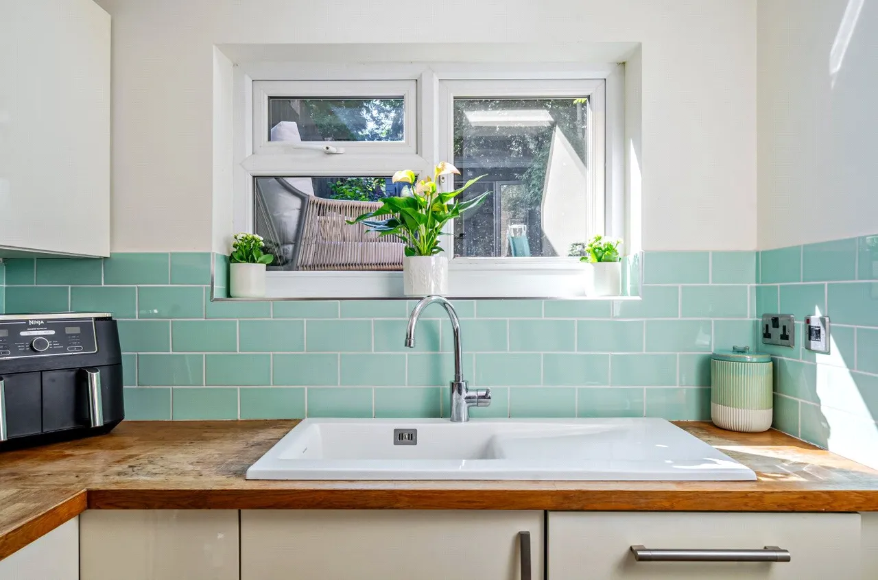 Rupert Road, Guildford, GU2, photo 16