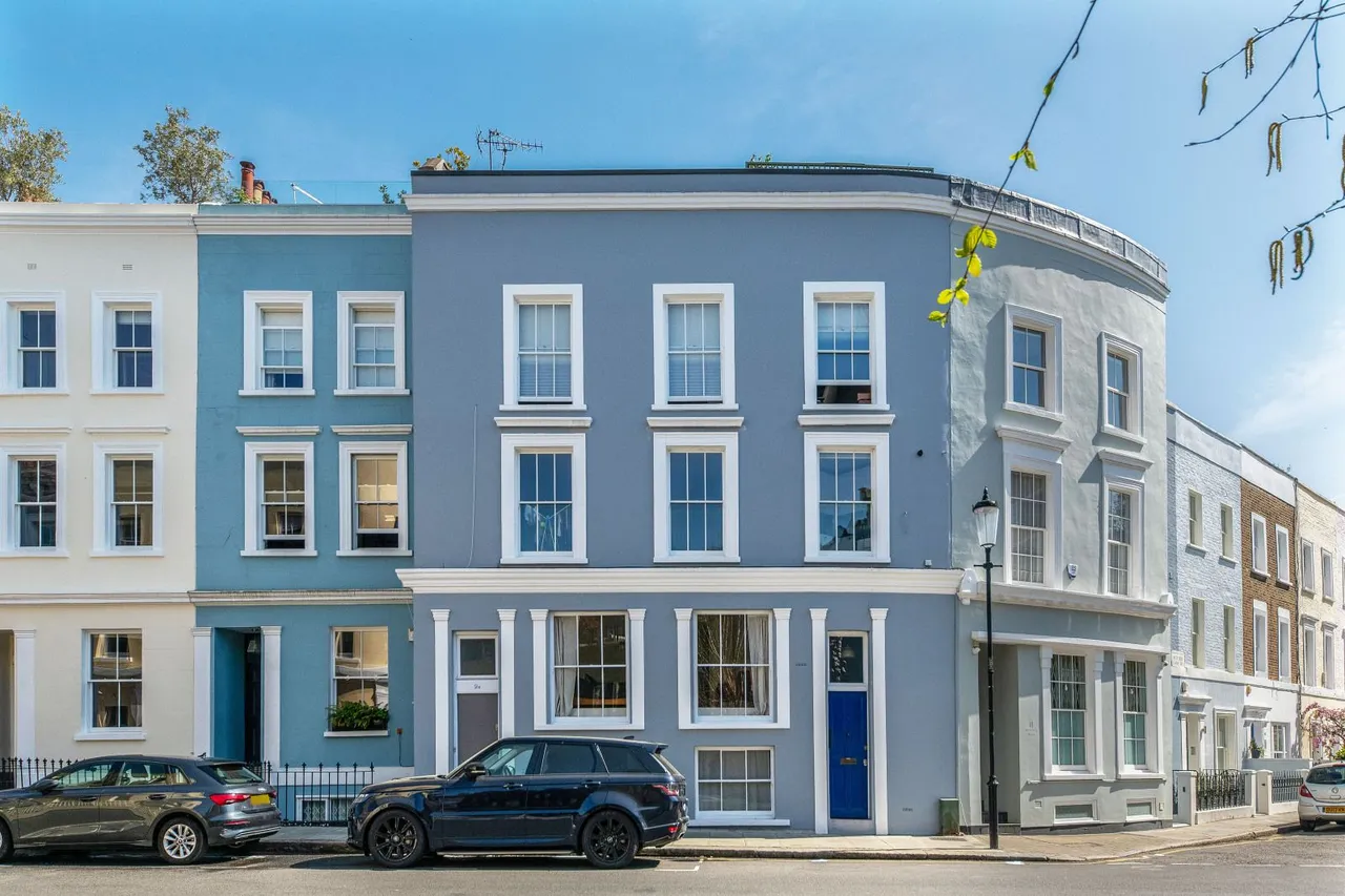 2 bed flat for sale, Penzance Place, Holland Park, W11