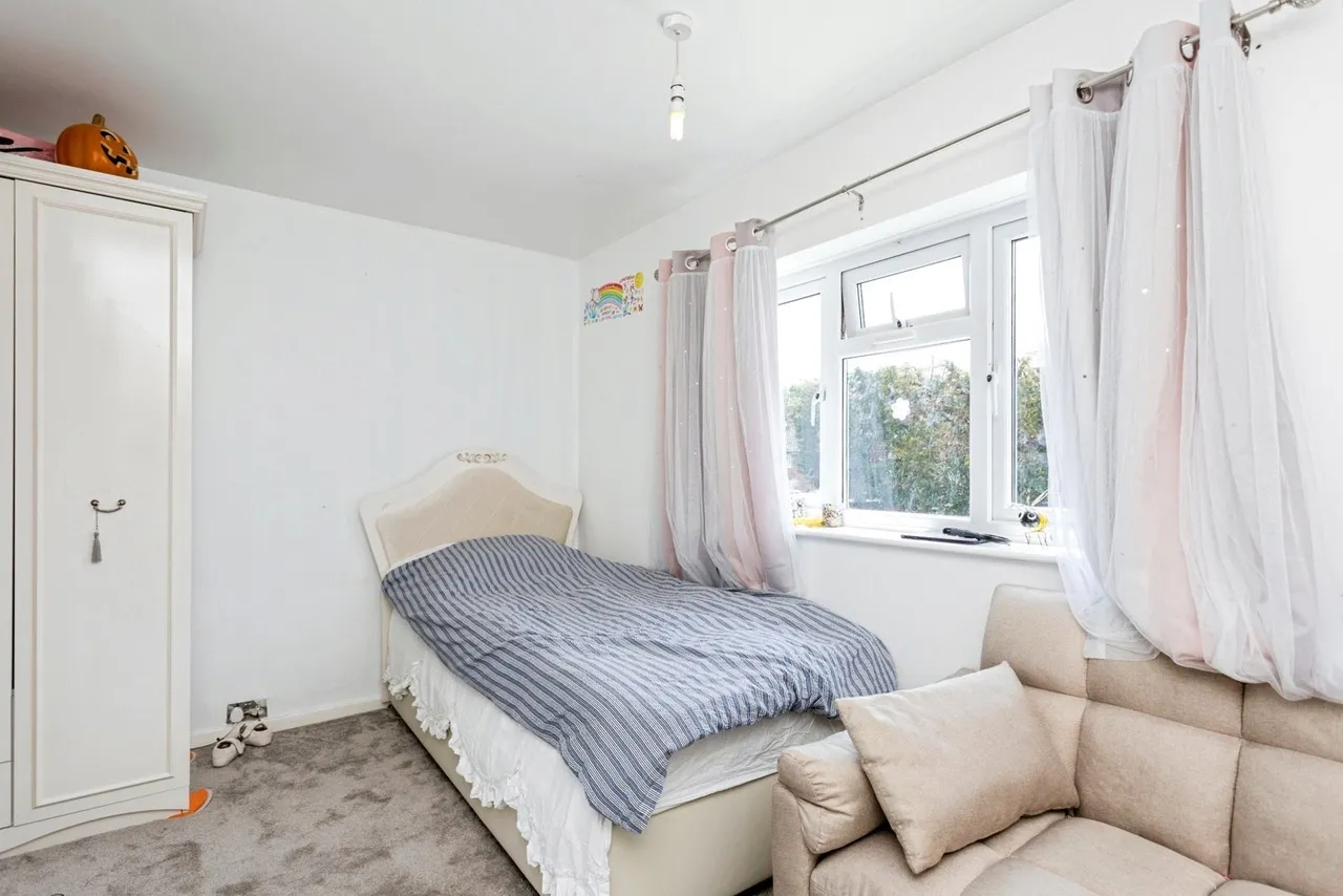 Lavington Close, Crawley, RH11, photo 9