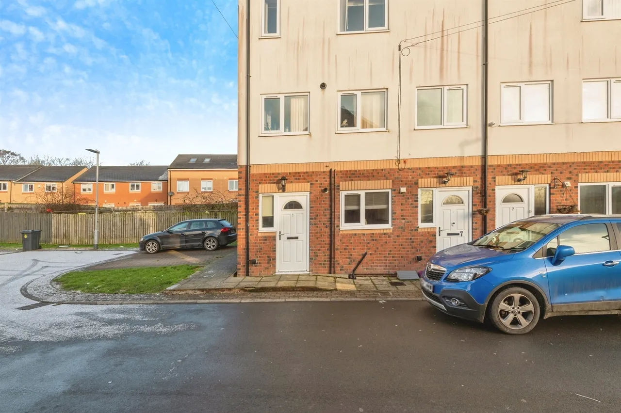 Wellington Court, Bradford, photo 10