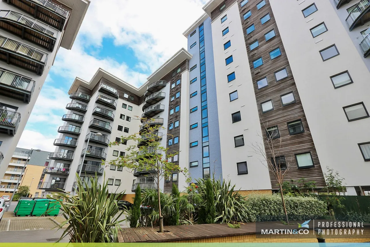 2 bed flat for sale, Alexandria House, Victoria Wharf, CF11