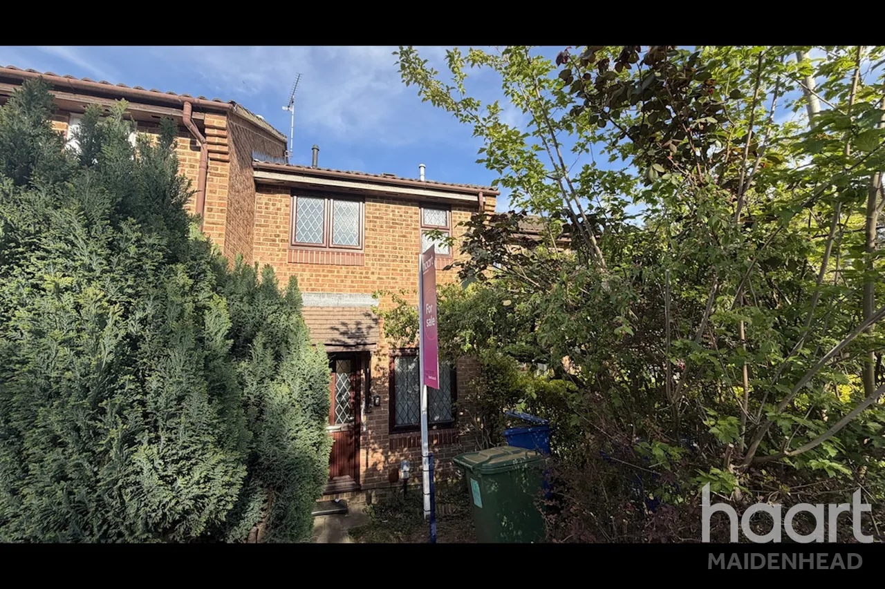 2 bed house for sale, Burn Moor Chase, Bracknell, RG12