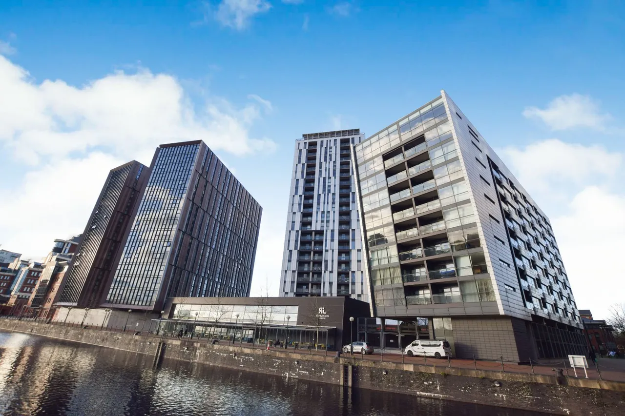 1 bed flat for sale, The Quays, Salford Quays, M50