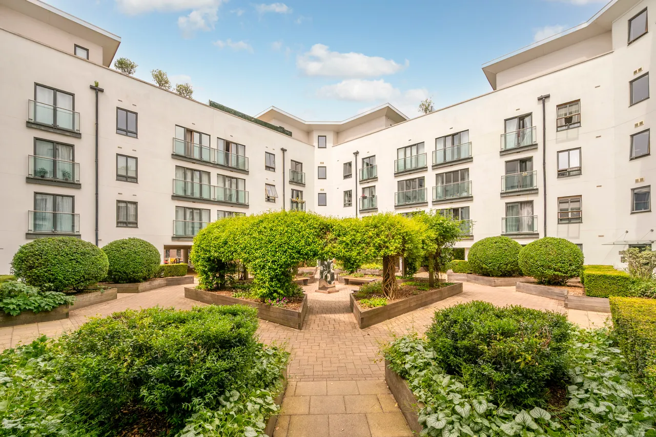 2 bed flat for sale — 58 Queen Marys House, 1 Holford Way, London