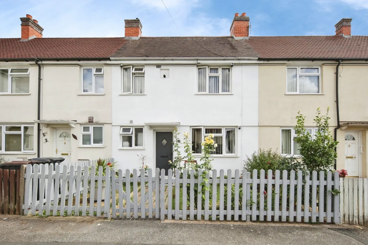 3 bed house for sale — Barton Road, Nuneaton, Warwickshire, CV10