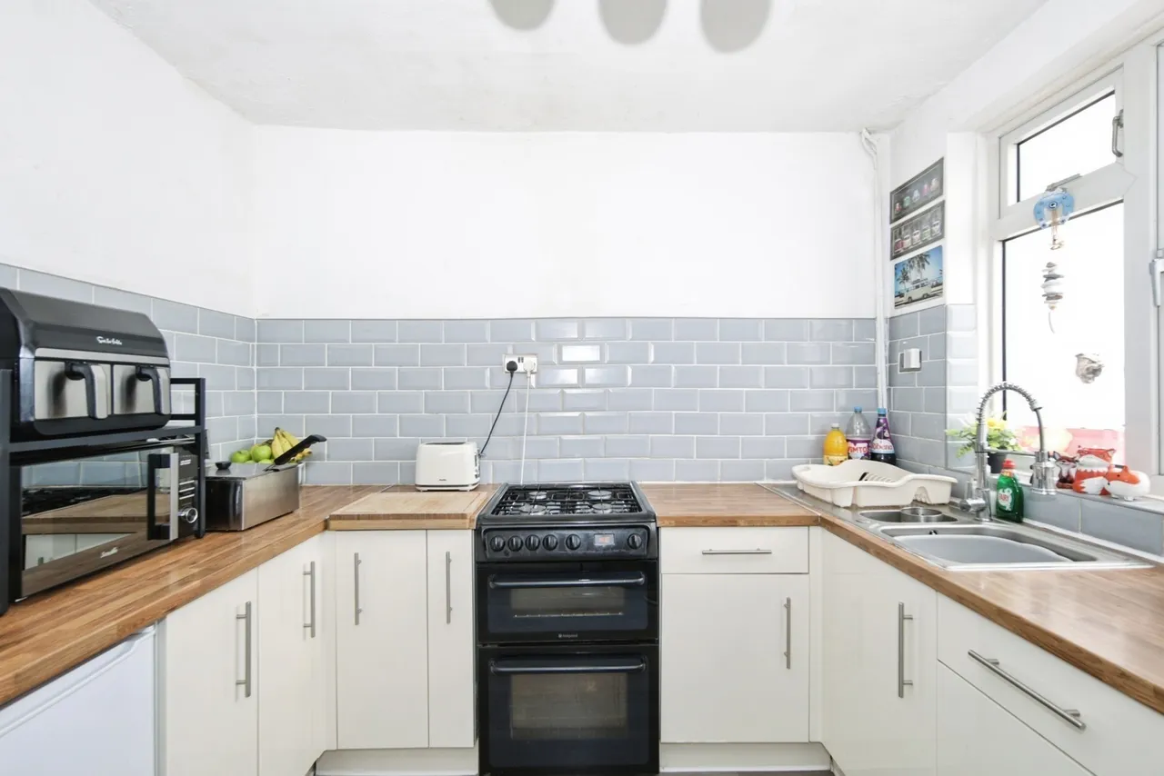 Barton Road, Nuneaton, Warwickshire, CV10, photo 7