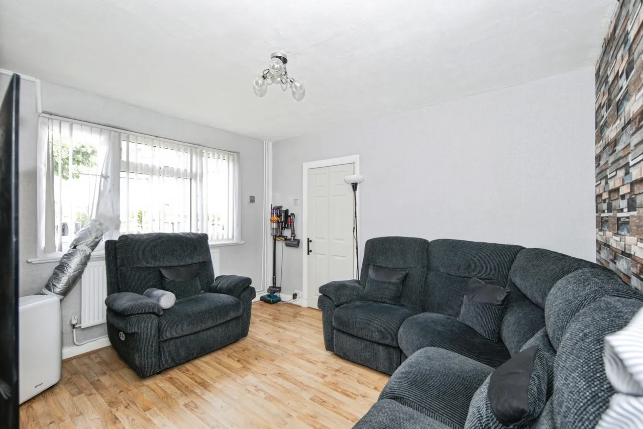 Barton Road, Nuneaton, Warwickshire, CV10, photo 5