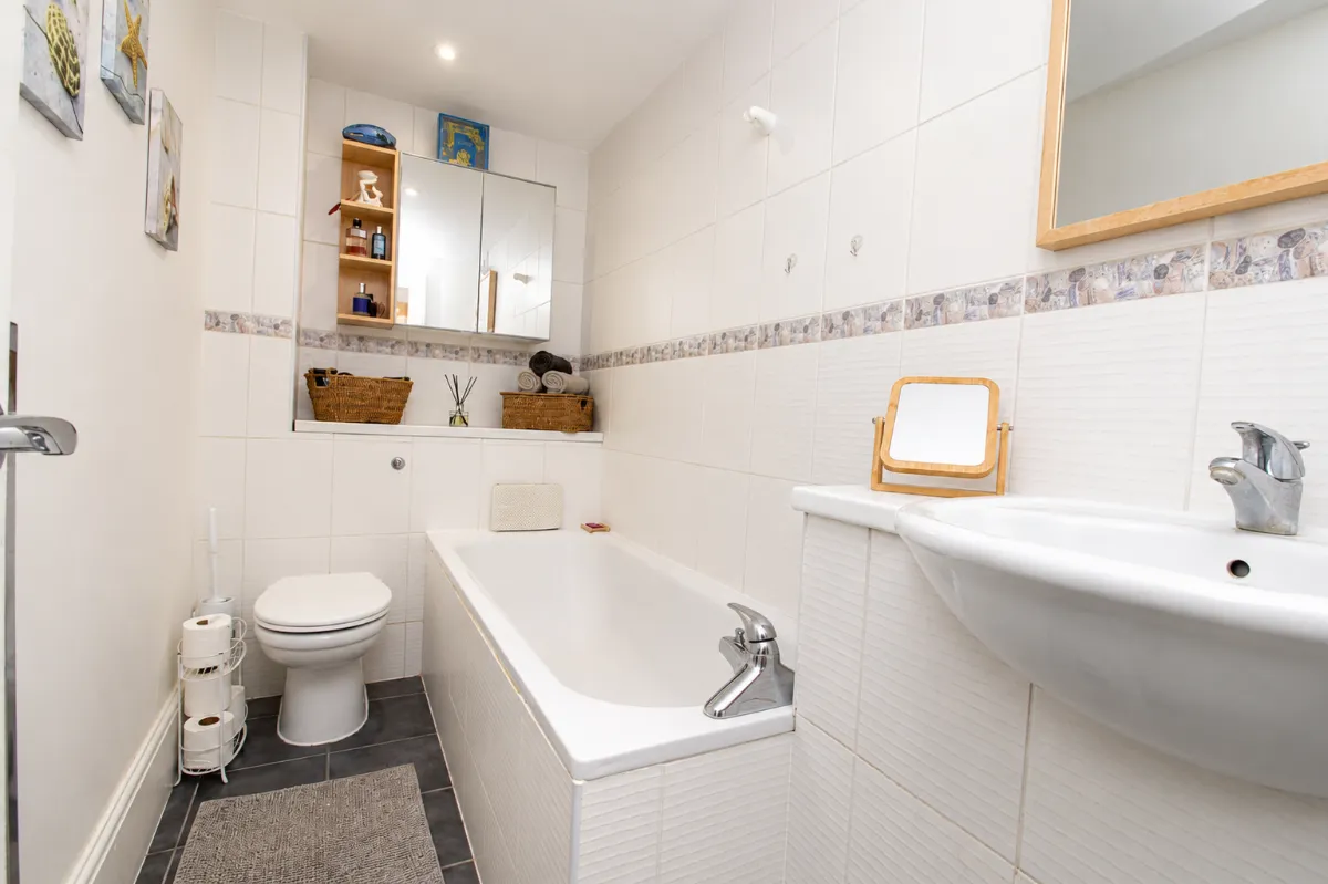 2b Pegwell Road, Ramsgate, Kent, CT11 0GD, photo 15