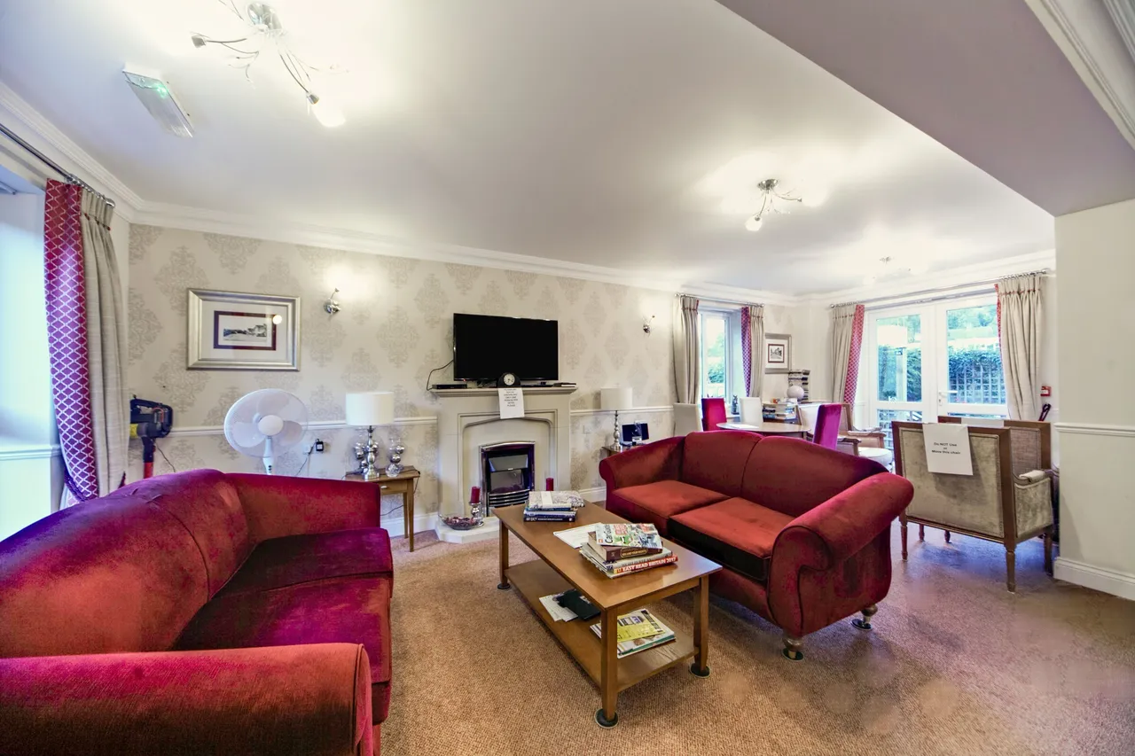 Caterham Lodge, 2 Stafford Road, Caterham, Surrey, CR3, photo 8