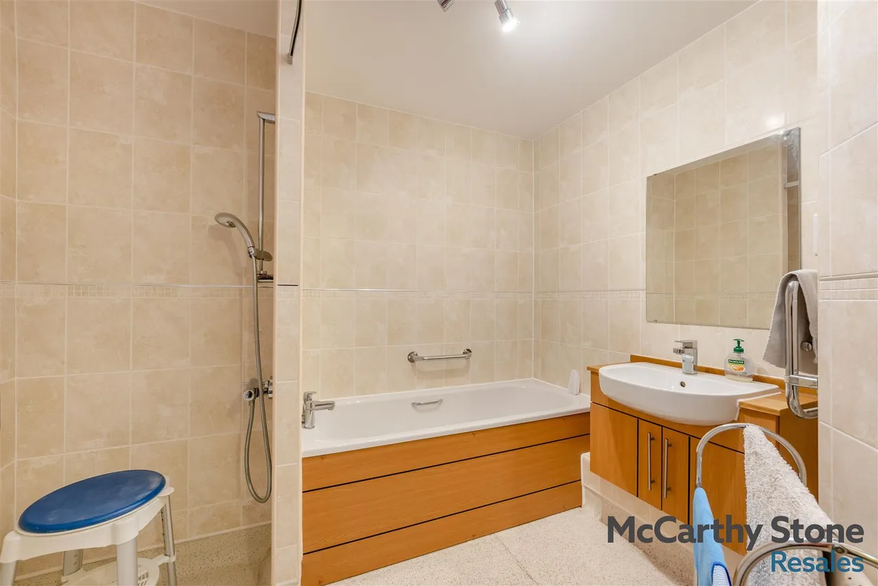 Hanbury Road, Droitwich, WR9, photo 12