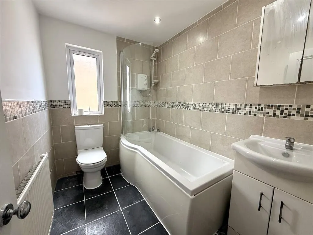 Cowley Road, L4, photo 10