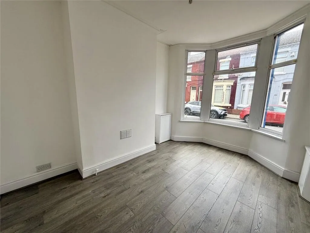 Cowley Road, L4, photo 4
