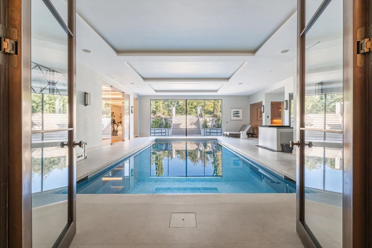 East Drive, Wentworth, GU25, photo 3