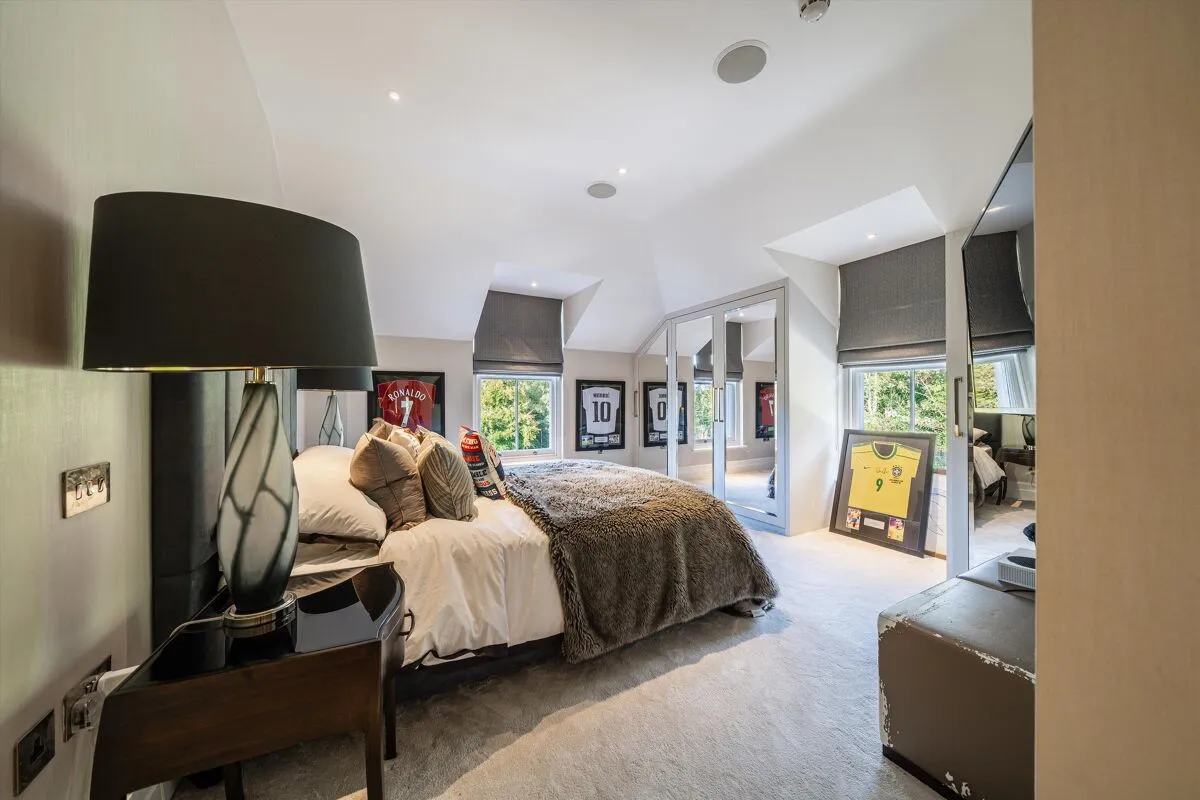 East Drive, Wentworth, GU25, photo 21