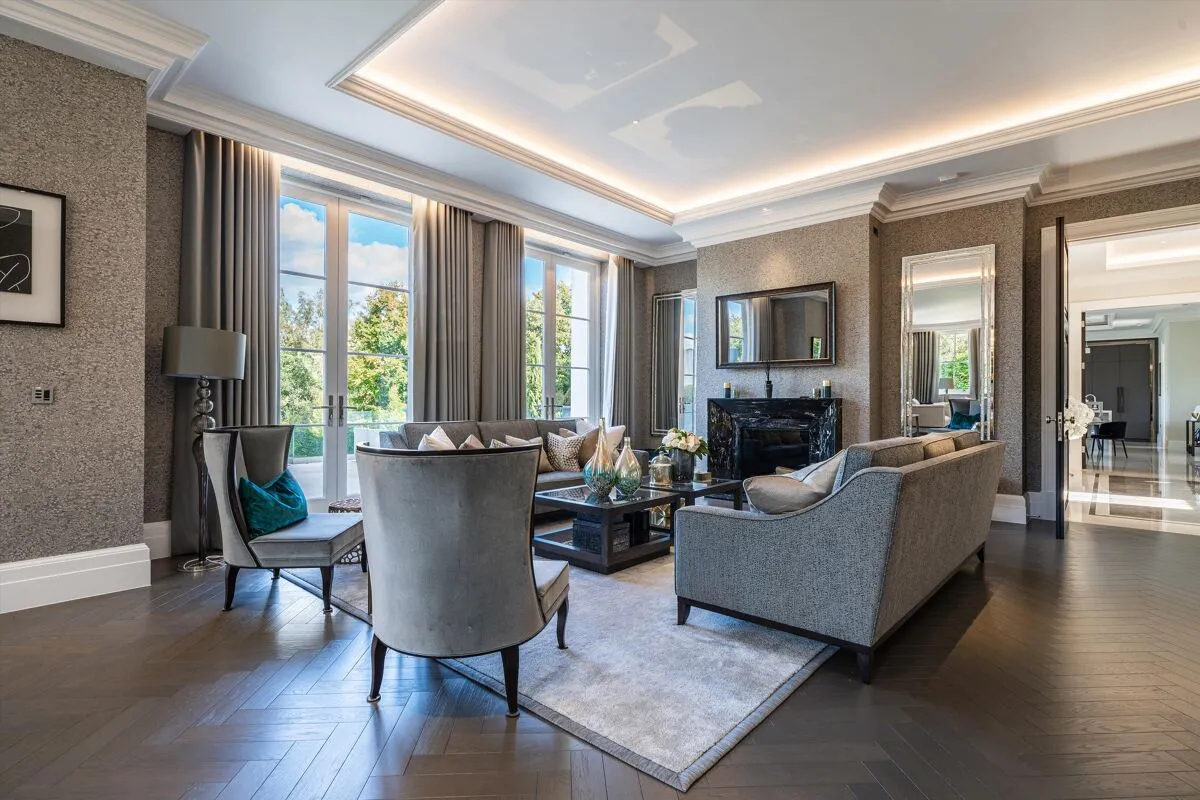 East Drive, Wentworth, GU25, photo 10