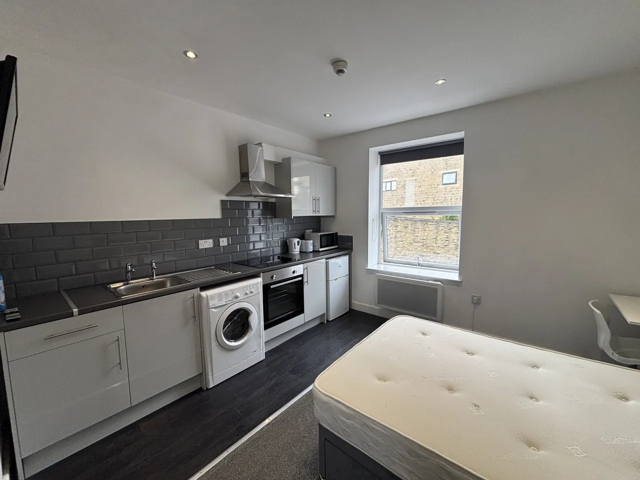 Outcote Bank, HUDDERSFIELD, photo 2