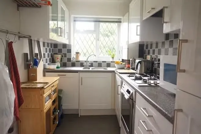 Groves Close, Bourne End, SL8, photo 9
