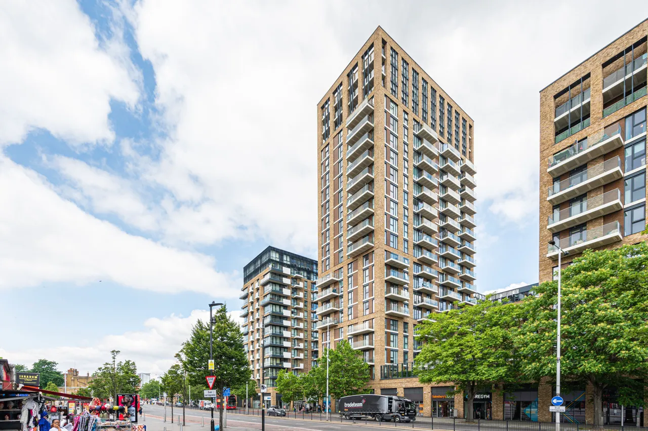 2 bed flat for sale — 15 Compton House, 7 Victory Parade, Plumstead Road, London