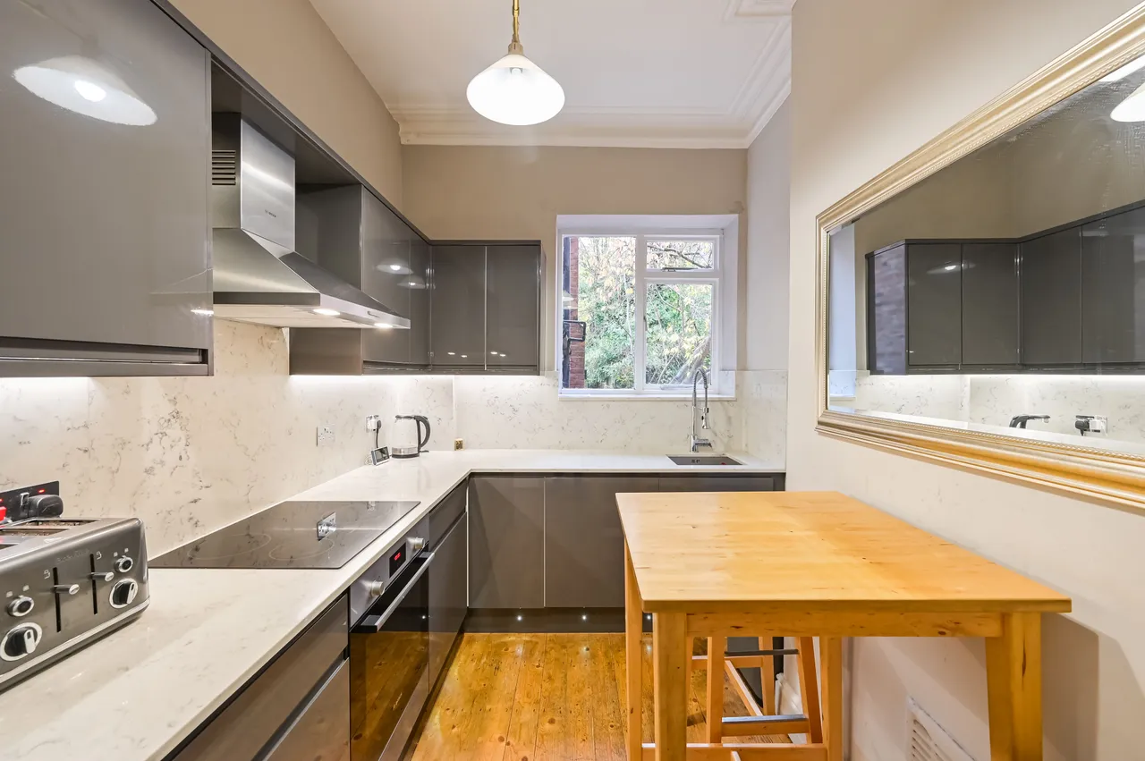 Flat 2, 92 Milton Park, London, photo 3