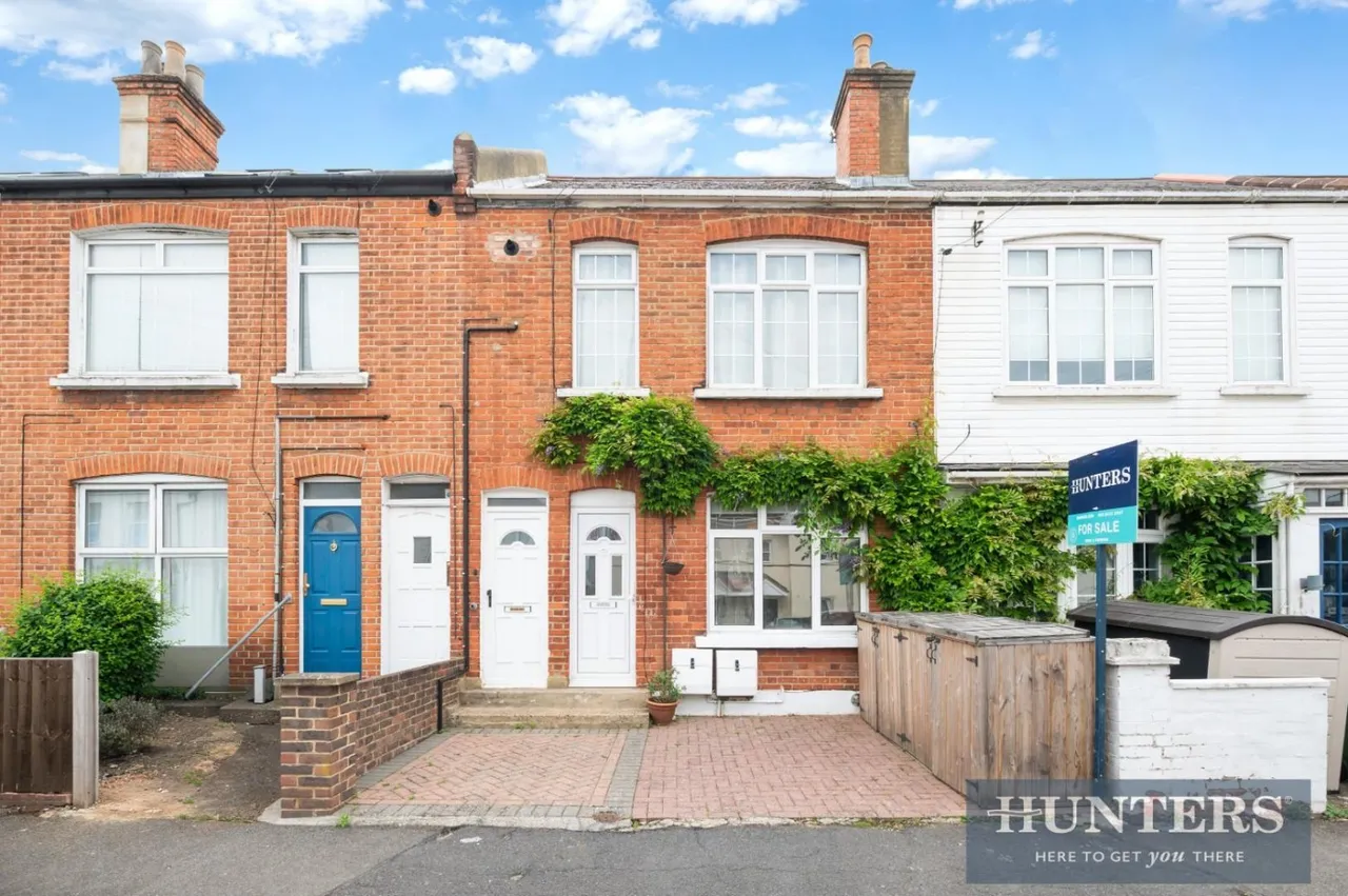 2 bed flat for sale — Washington Road