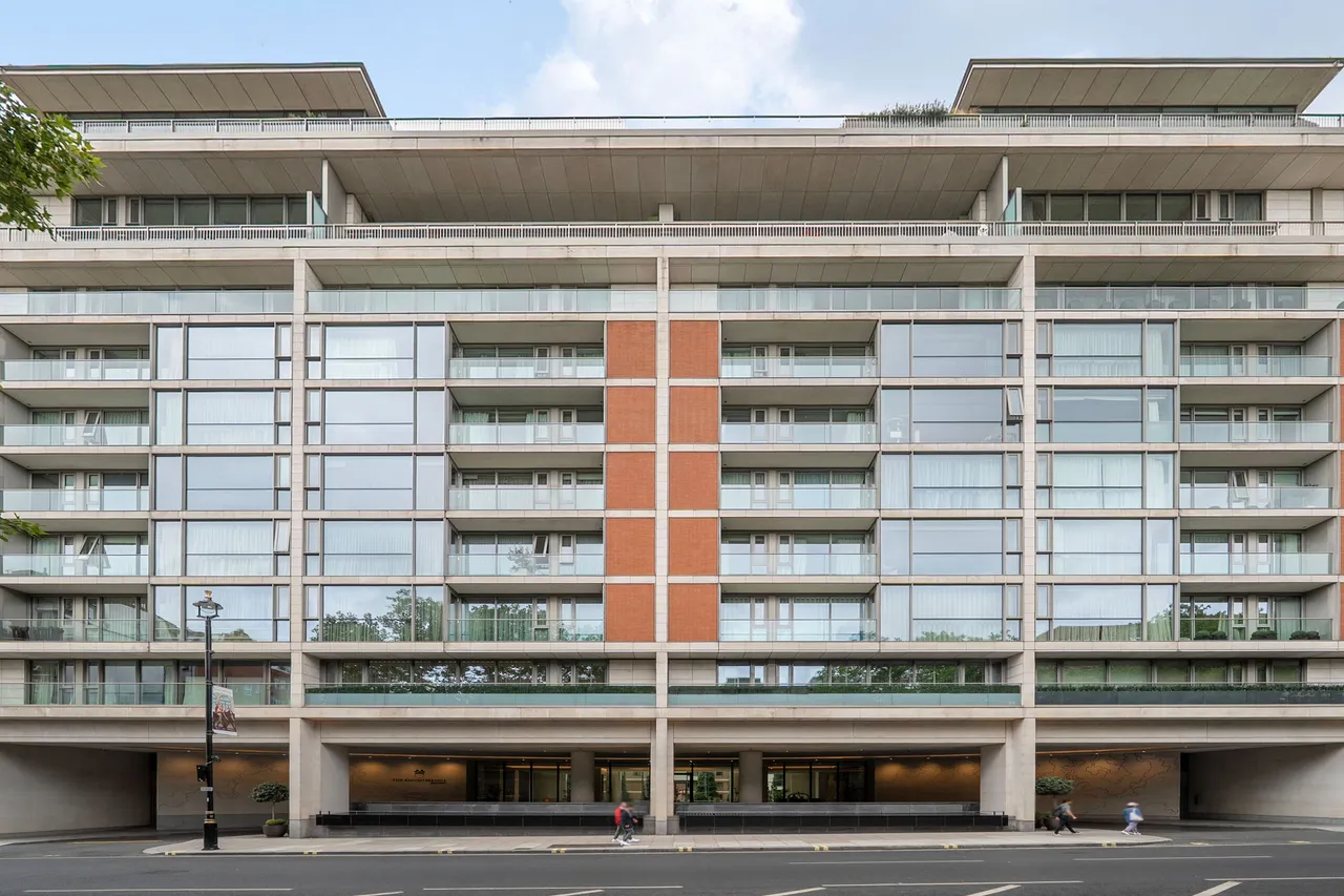 1 bed flat for sale — G01 The Knightsbridge Apartments, 199 Knightsbridge, London