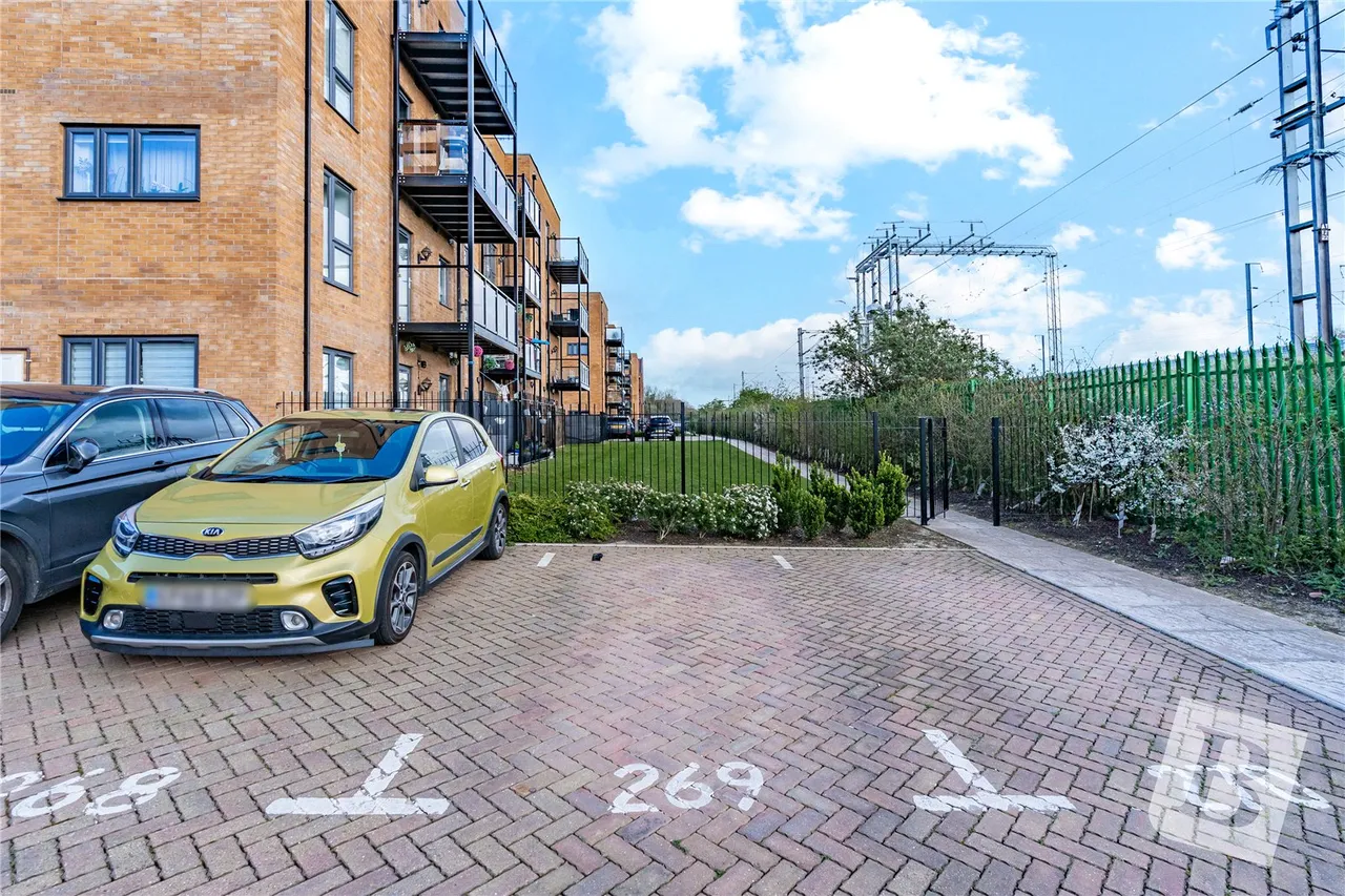 Lance Street, Rainham, RM13, photo 8