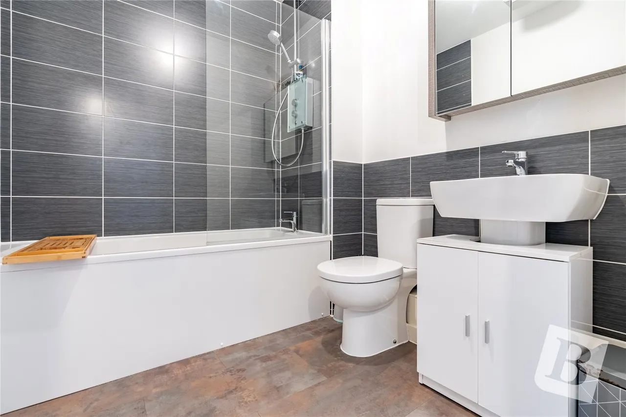 Lance Street, Rainham, RM13, photo 2