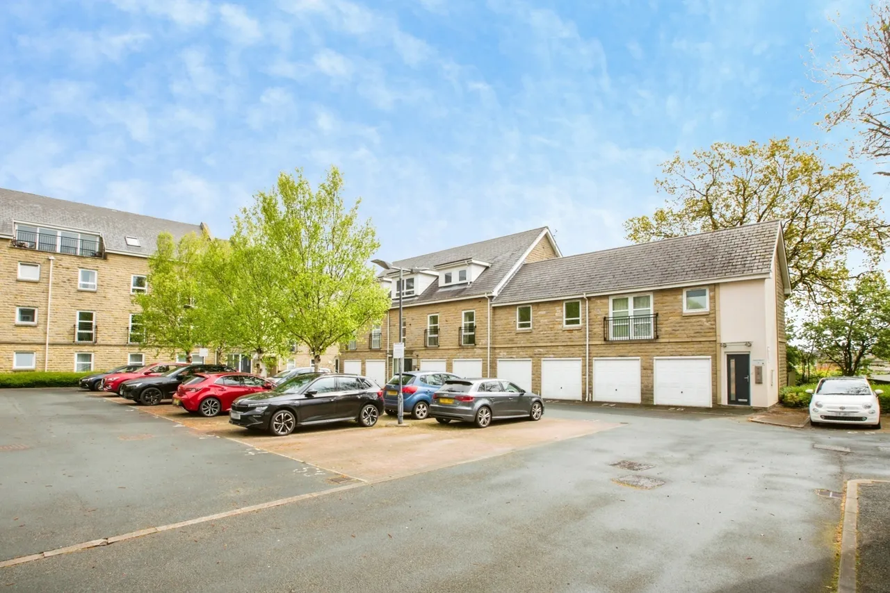 Albert Promenade, Halifax, West Yorkshire, HX3, photo 14