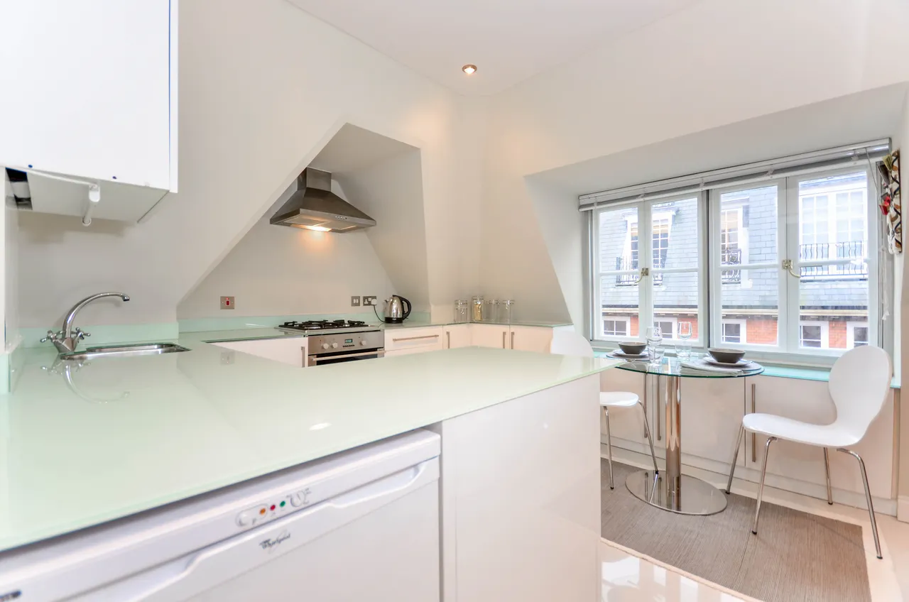 Flat 3, 35b Kensington High Street, London, photo 5