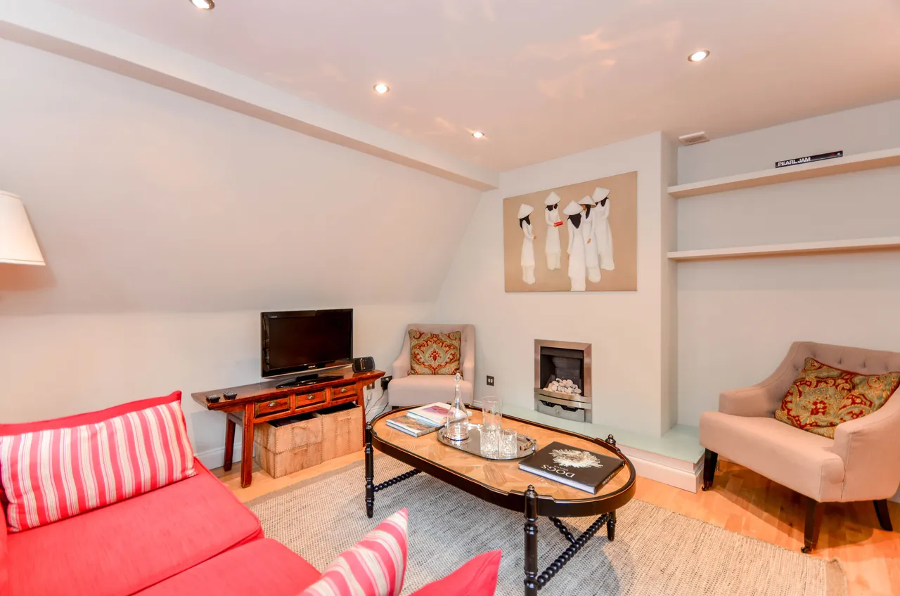 Flat 3, 35b Kensington High Street, London, photo 3