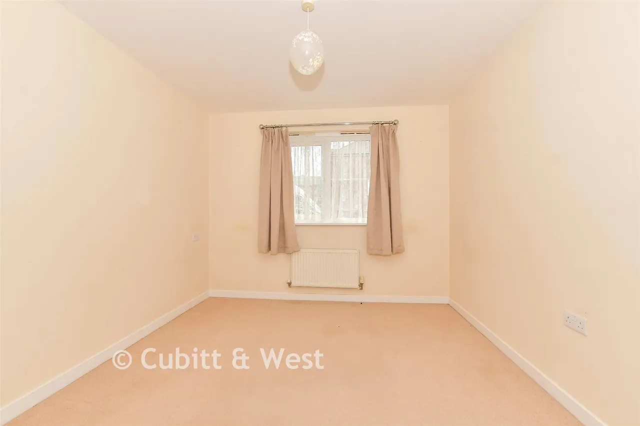 Spiro Close, Pulborough, RH20, photo 6