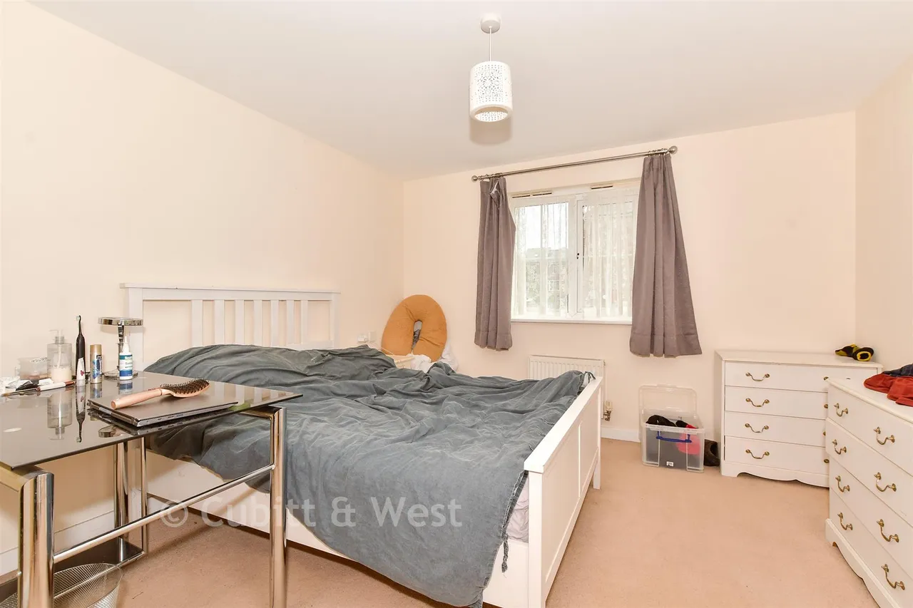 Spiro Close, Pulborough, RH20, photo 5