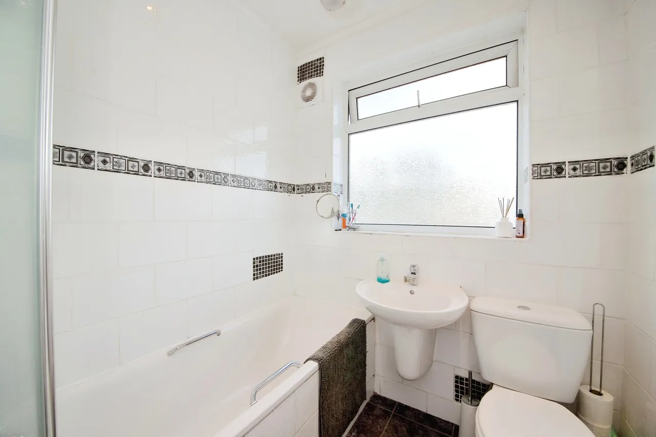 Nightingale Road, London, N9, photo 13