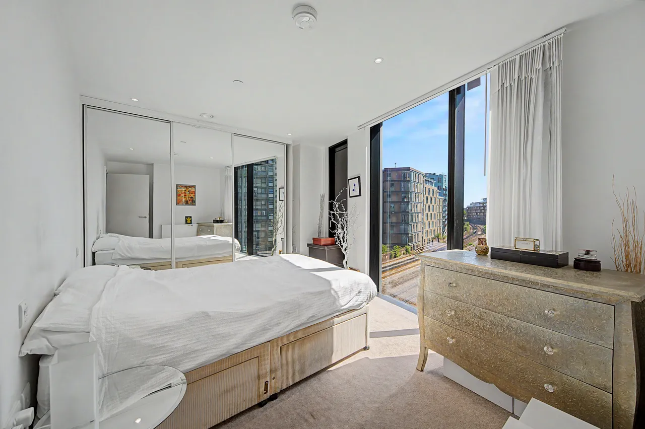 Apartment 405, The Strata, 8 Walworth Road, London, photo 4