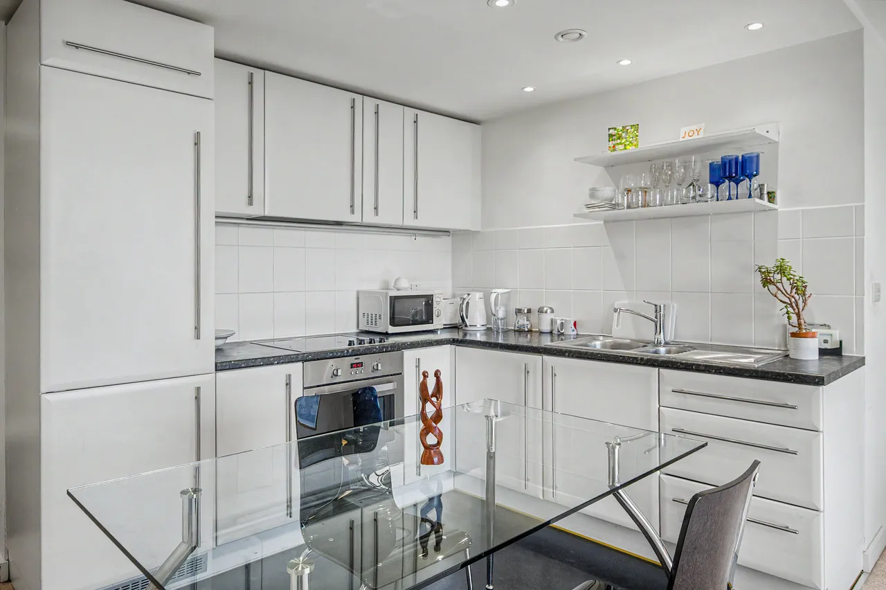 Apartment 405, The Strata, 8 Walworth Road, London, photo 5