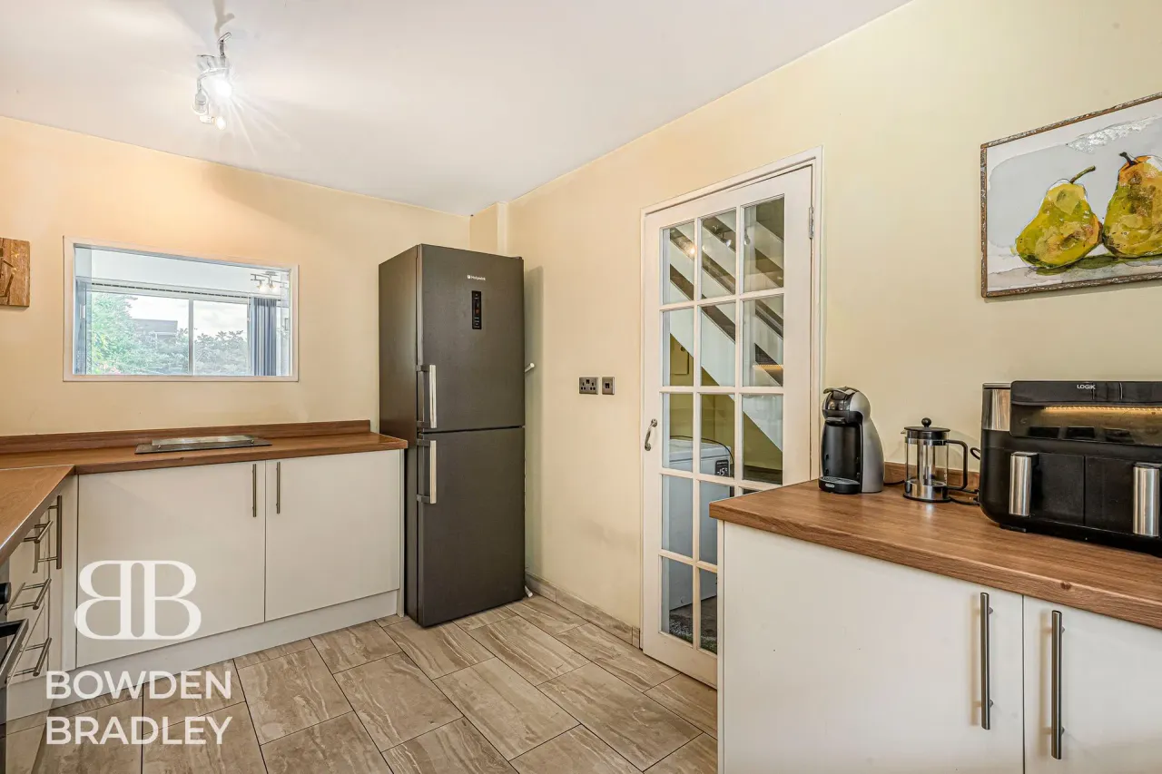 Kielder Close, Hainault, IG6, photo 22