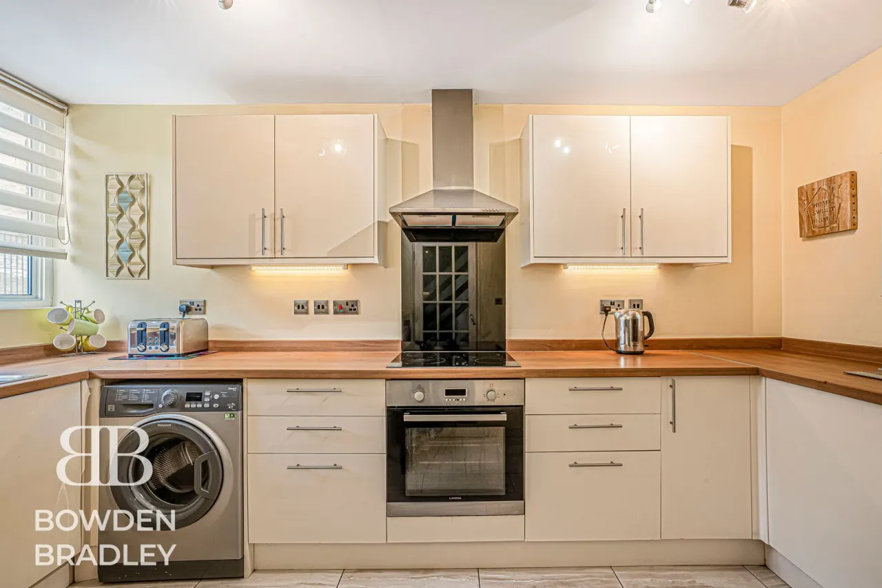 Kielder Close, Hainault, IG6, photo 23