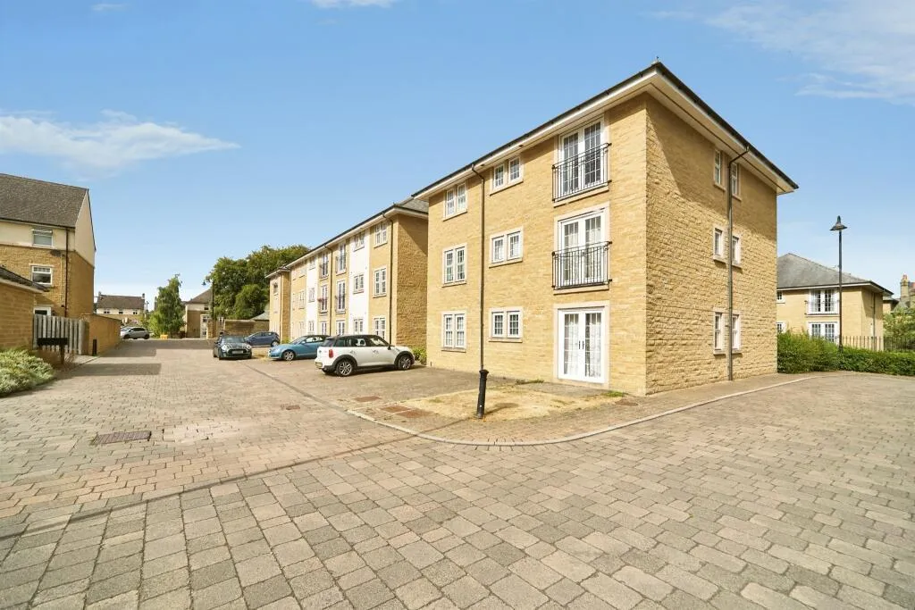 1 bed flat to rent — Clifford Drive, Menston, ILKLEY