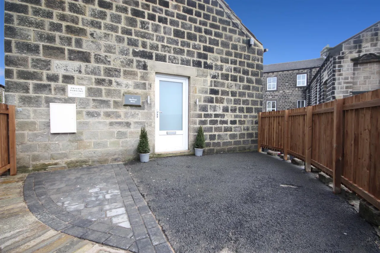 Moorland House, Low Green, LS19, photo 22