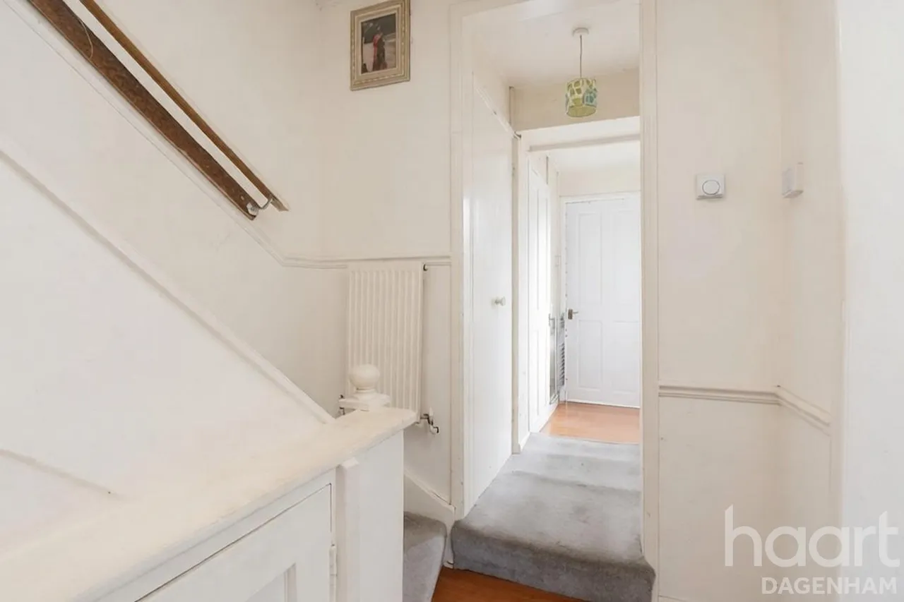 Rowney Gardens, Dagenham, RM9, photo 5