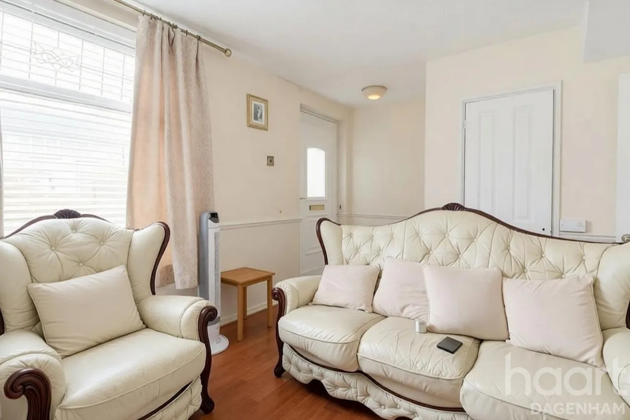 Rowney Gardens, Dagenham, RM9, photo 4